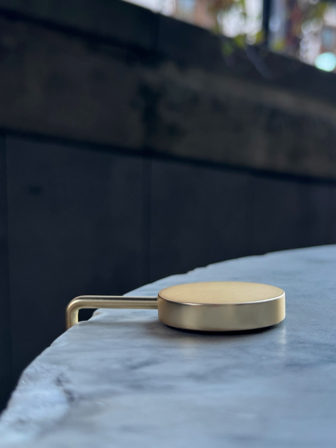 A'VERIE Bag Hook - Matte Gold Edge