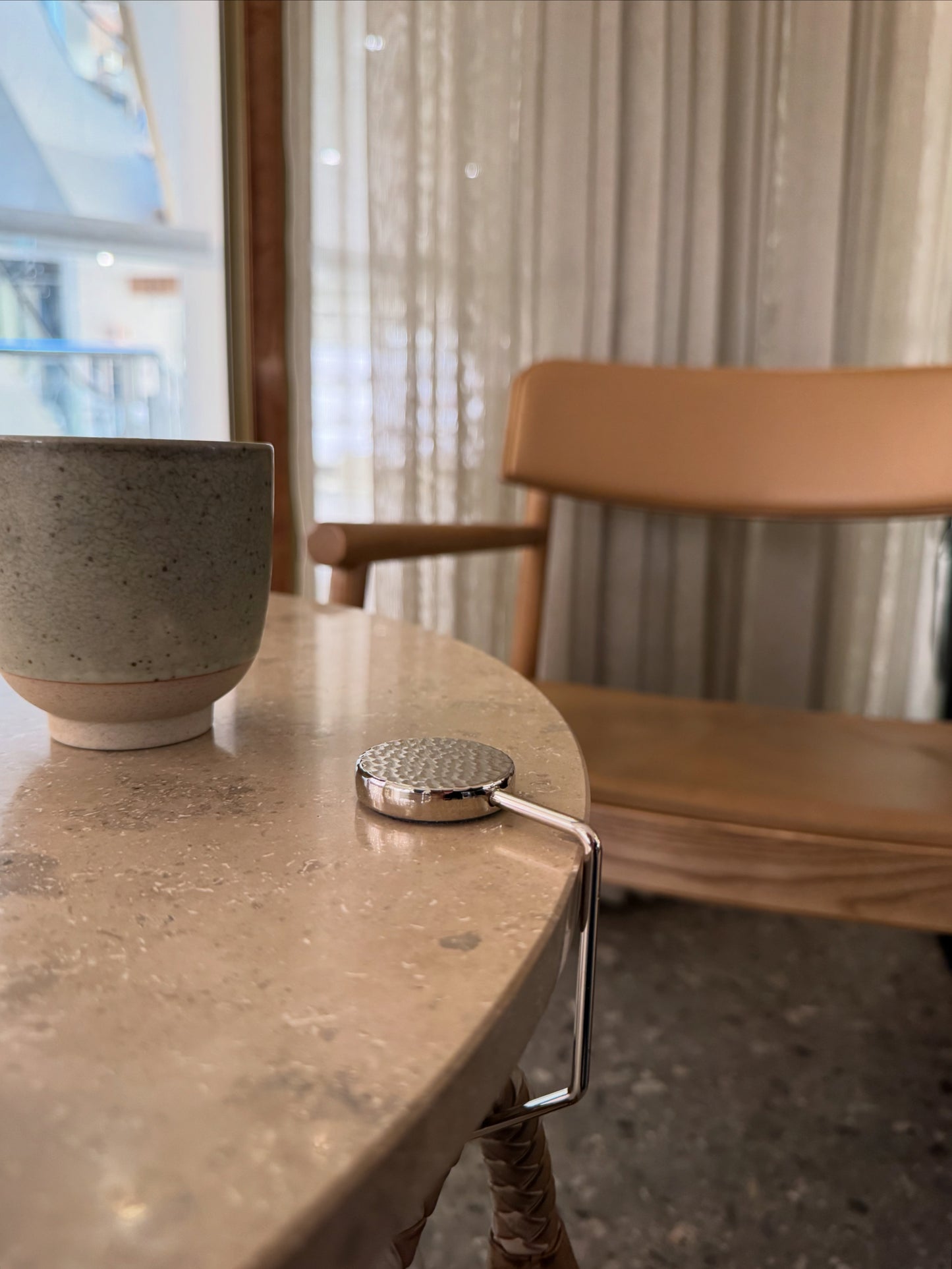 A'VERIE Bag Hook - Hammered Silver