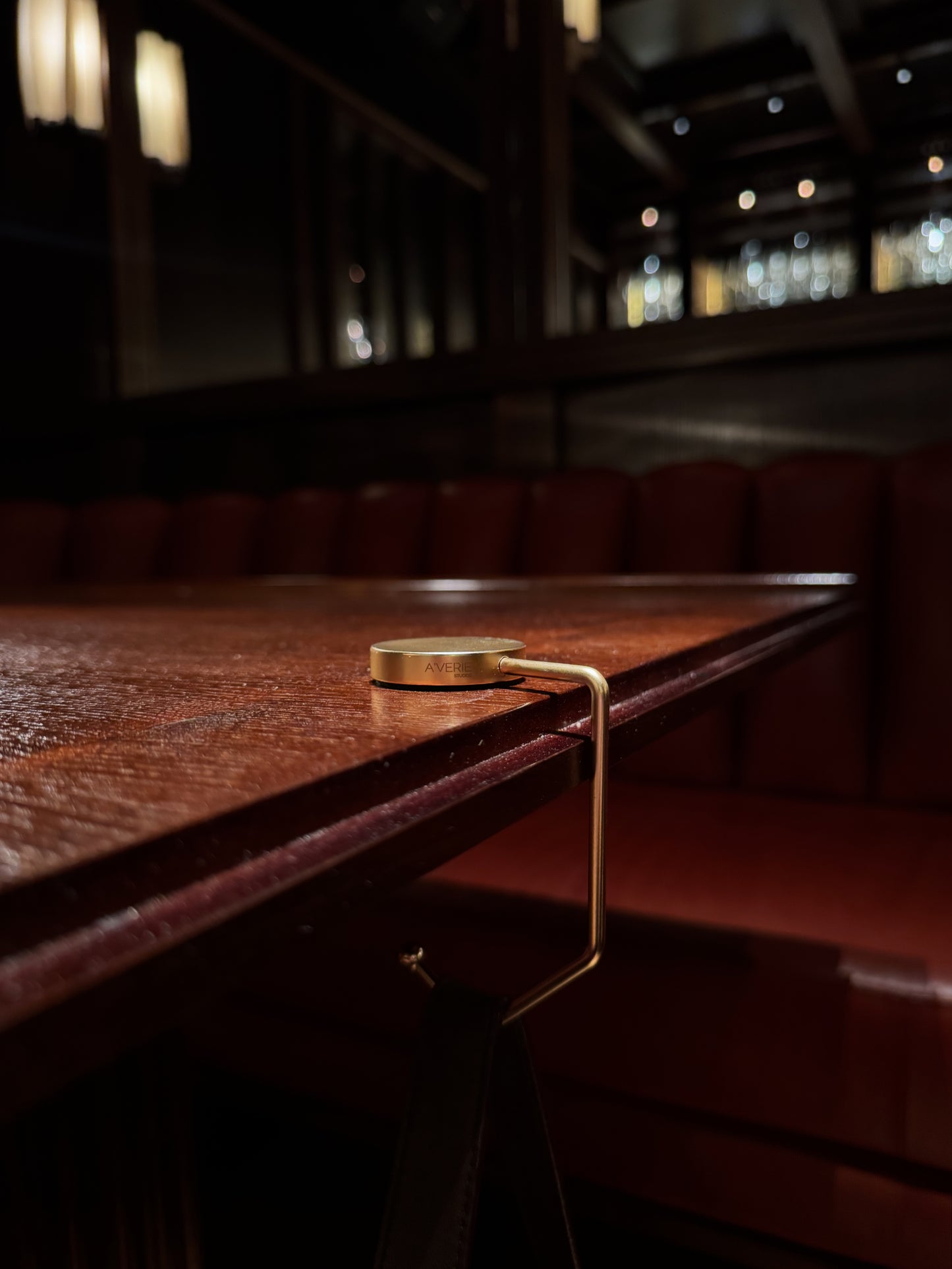 A'VERIE Bag Hook - Matte Gold Edge