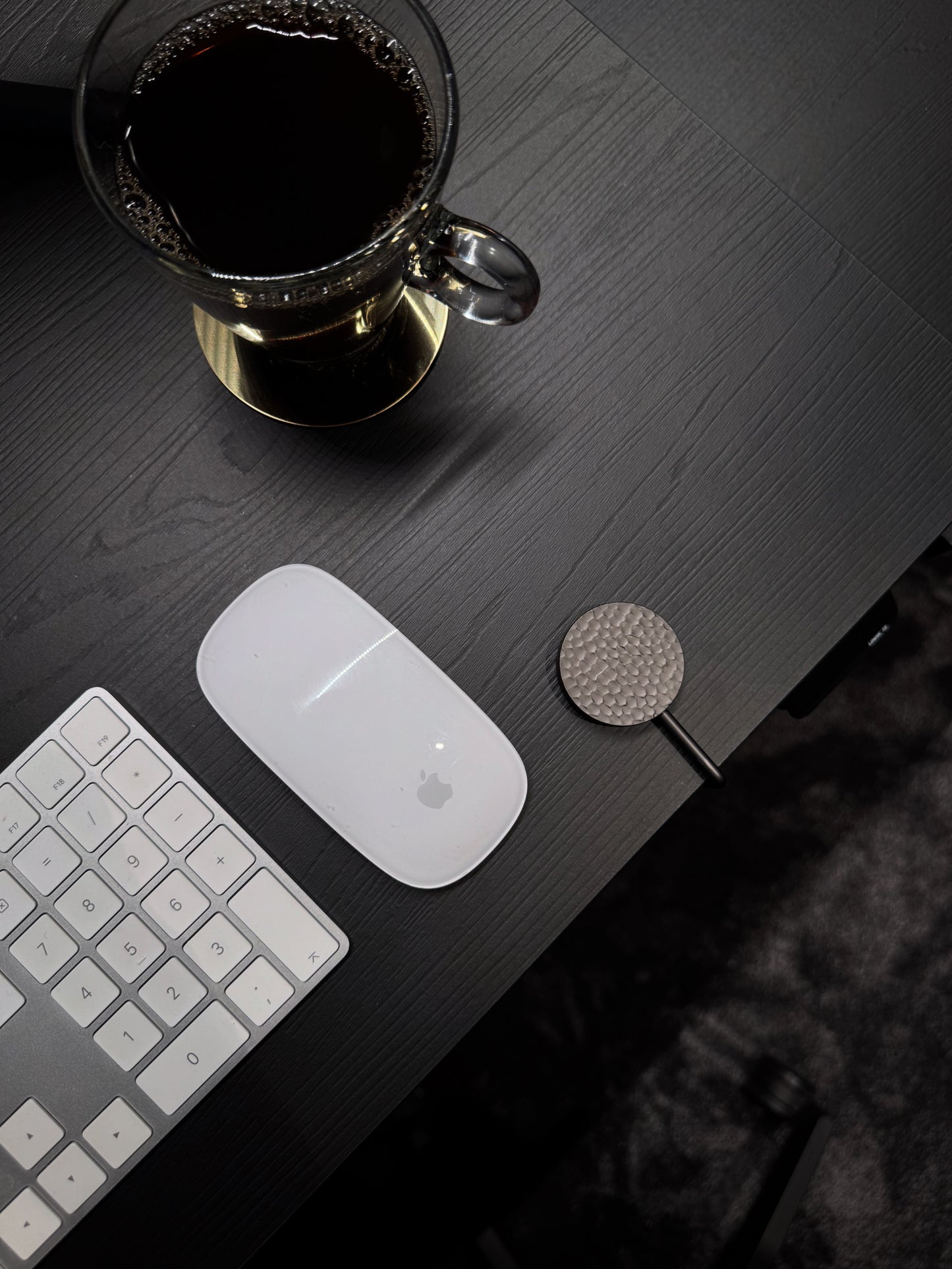 Handbag hook that keeps your bag clean and within reach even at the office