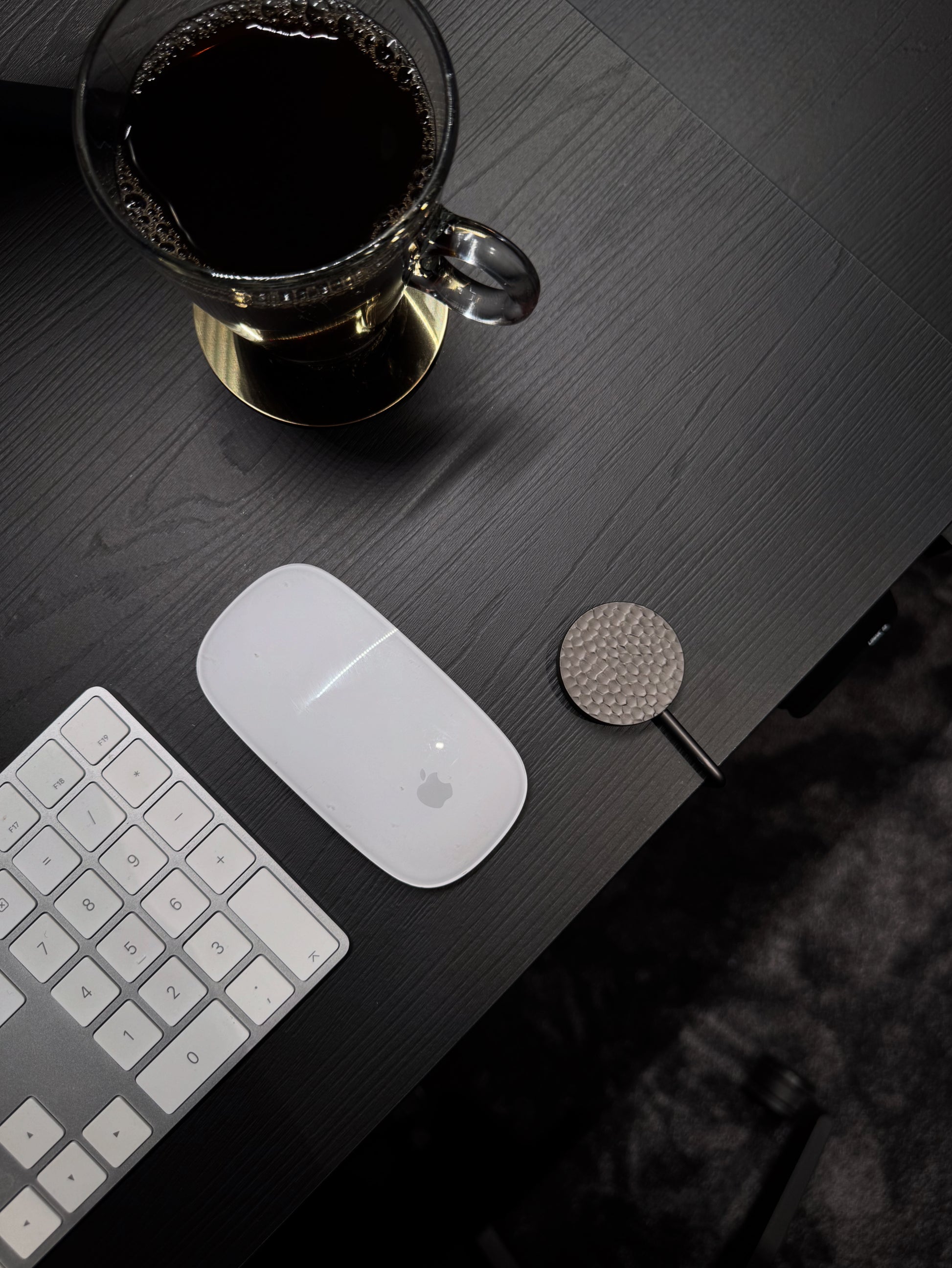 Handbag hook that keeps your bag clean and within reach even at the office